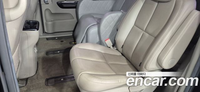Kia Carnival 9-seater Noblesse 2016 — фото 10