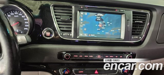 Kia Carnival 9-seater Noblesse 2016 — фото 19
