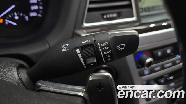 Genesis G80 3.3 GDI AWD Luxury 2018 — фото 30