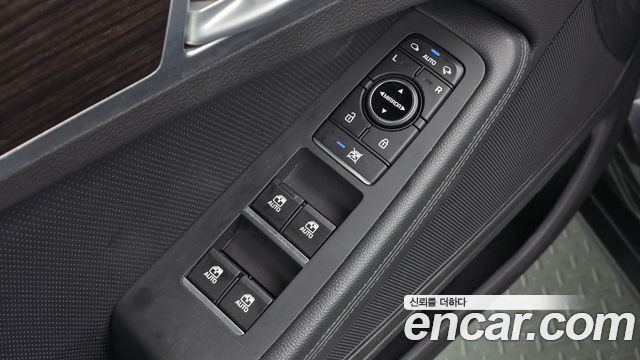 Genesis G80 3.3 GDI AWD Luxury 2018 — фото 33