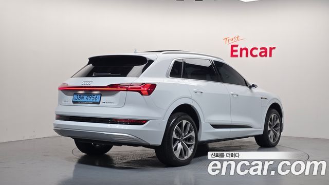 Audi e-tron 55 Quattro 2022 — фото 2