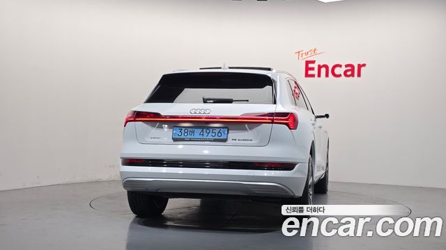 Audi e-tron 55 Quattro 2022 — фото 4