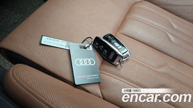 Audi e-tron 55 Quattro 2022 — фото 16