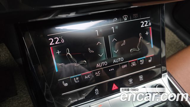 Audi e-tron 55 Quattro 2022 — фото 33