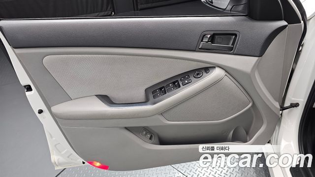 Kia K5 2.0 Smart Standard 2013 — фото 24
