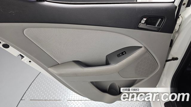 Kia K5 2.0 Smart Standard 2013 — фото 25