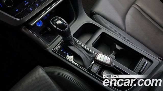 Hyundai Sonata (LF) 2.0 Smart 2016 — фото 9