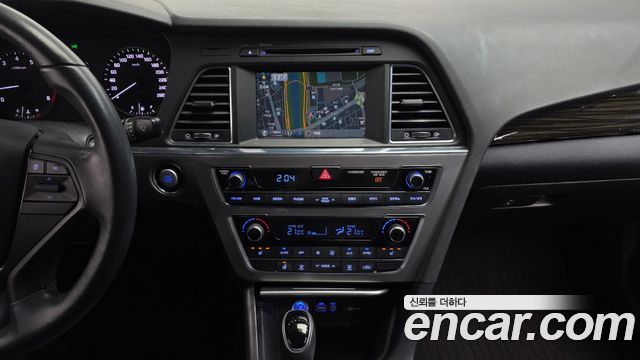 Hyundai Sonata (LF) 2.0 Smart 2016 — фото 15