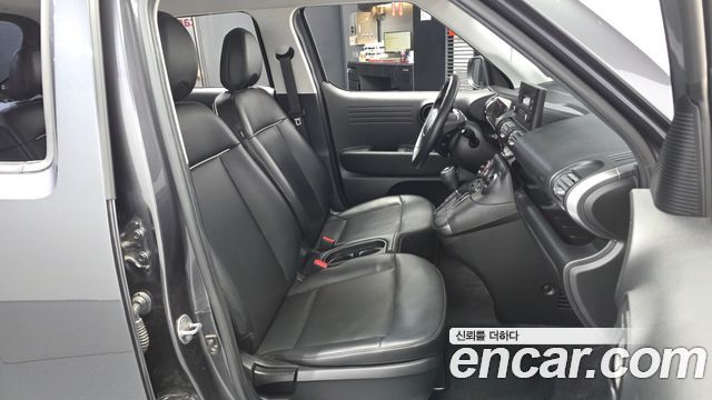 Hyundai Casper The Essential Light 2024 — фото 11