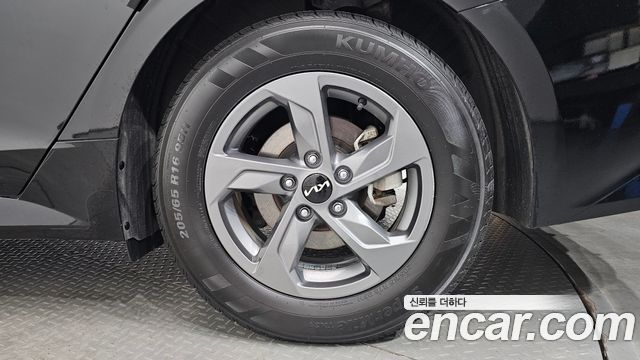 Kia K5 (III) 2.0 LPI(Renter car) Strandard 2023 — фото 21