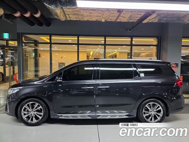 Kia Carnival 9-Seater Noblesse Special 2019 — фото 5