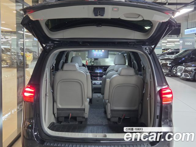 Kia Carnival 9-Seater Noblesse Special 2019 — фото 6