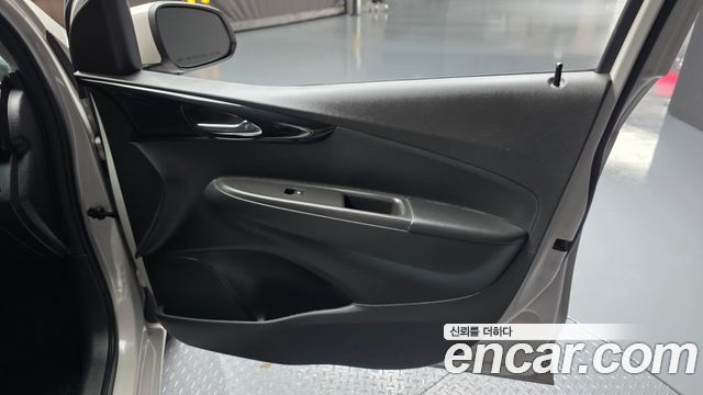 Chevrolet Spark Premier 2021 — фото 25
