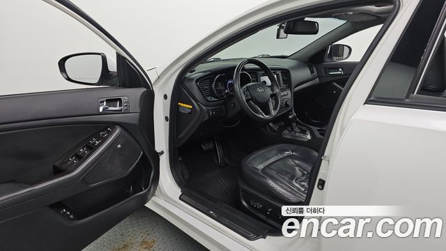Kia K5 2.0 Turbo-GDI Noblesse 2012 — фото 10