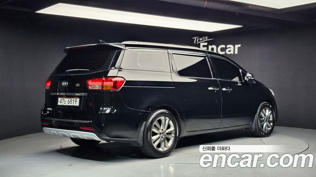 Kia Carnival 9-seater Noblesse 2015 — фото 2