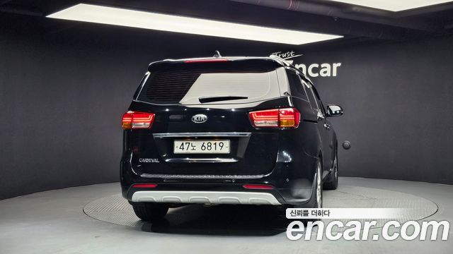 Kia Carnival 9-seater Noblesse 2015 — фото 4