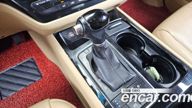 Kia Carnival 9-seater Noblesse 2015 — фото 9