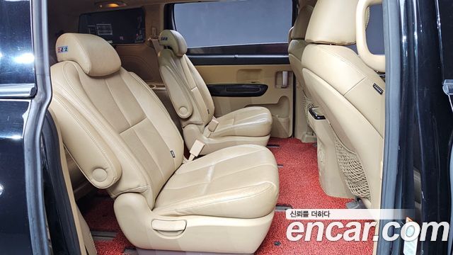 Kia Carnival 9-seater Noblesse 2015 — фото 11