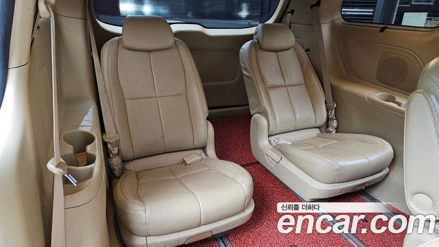 Kia Carnival 9-seater Noblesse 2015 — фото 13