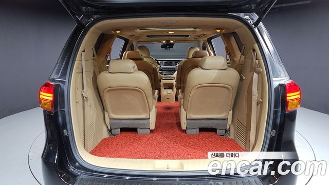 Kia Carnival 9-seater Noblesse 2015 — фото 20