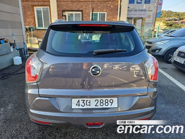 KG Mobility (SsangYong) Tivoli LX 2WD HI-DLX 2015 — фото 4