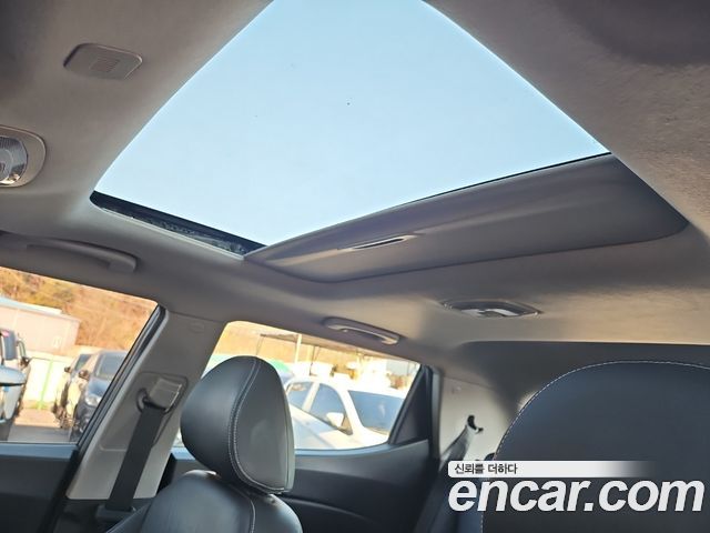 KG Mobility (SsangYong) Tivoli LX 2WD HI-DLX 2015 — фото 6