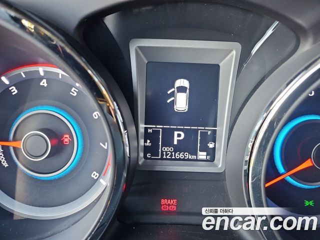 KG Mobility (SsangYong) Tivoli LX 2WD HI-DLX 2015 — фото 8