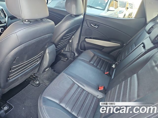 KG Mobility (SsangYong) Tivoli LX 2WD HI-DLX 2015 — фото 16