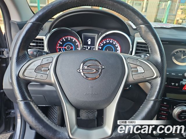 KG Mobility (SsangYong) Tivoli LX 2WD HI-DLX 2015 — фото 21