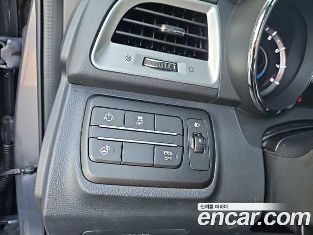 KG Mobility (SsangYong) Tivoli LX 2WD HI-DLX 2015 — фото 22