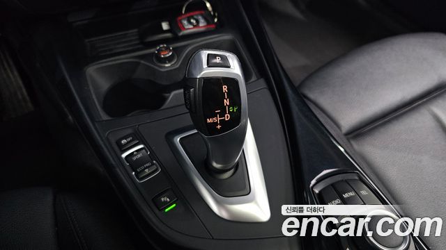 BMW 1 Series (F20) 118d Sport 5Door 2016 — фото 9