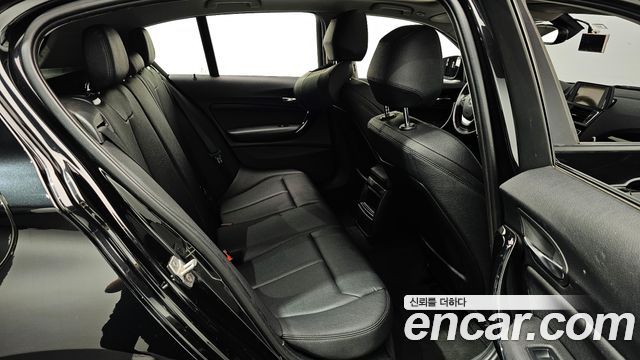BMW 1 Series (F20) 118d Sport 5Door 2016 — фото 12