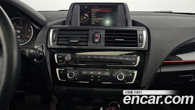 BMW 1 Series (F20) 118d Sport 5Door 2016 — фото 14