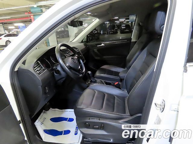 Volkswagen Tiguan (II) 2.0 TDI Premium 2020 — фото 9