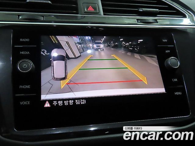 Volkswagen Tiguan (II) 2.0 TDI Premium 2020 — фото 18