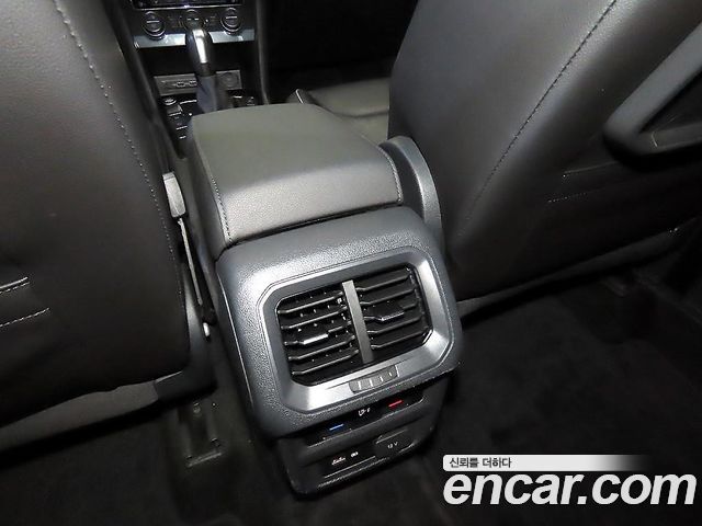 Volkswagen Tiguan (II) 2.0 TDI Premium 2020 — фото 20