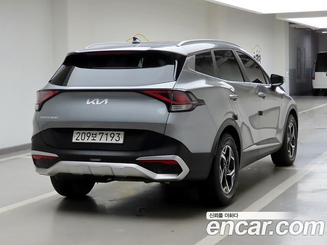 Kia Sportage (V) Diesel 2.0 2WD Prestige 2023 — фото 4