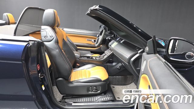 Land Rover Range Rover Evoque 2.0 TD4 HSE Dynamic Convertible 2017 — фото 11