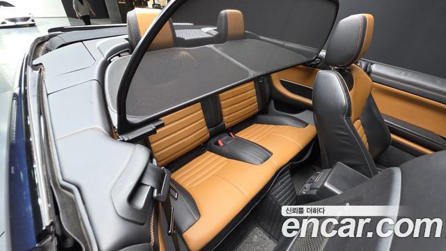 Land Rover Range Rover Evoque 2.0 TD4 HSE Dynamic Convertible 2017 — фото 12