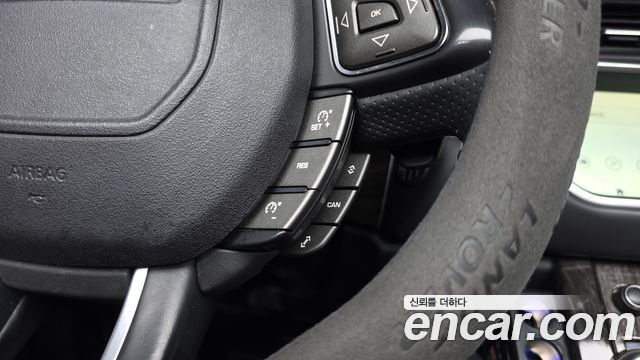 Land Rover Range Rover Evoque 2.0 TD4 HSE Dynamic Convertible 2017 — фото 17