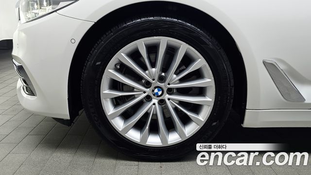 BMW 5 Series (G30) 520d Luxury Special Edition 2018 — фото 5