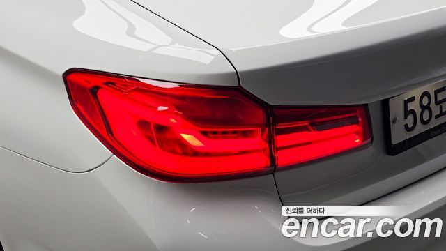 BMW 5 Series (G30) 520d Luxury Special Edition 2018 — фото 23