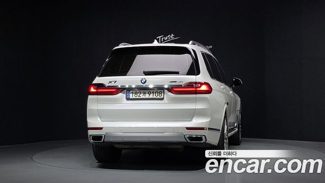 BMW X7 (G07) xDrive 40i Design Pure Excellence 6-Seater 2021 — фото 4