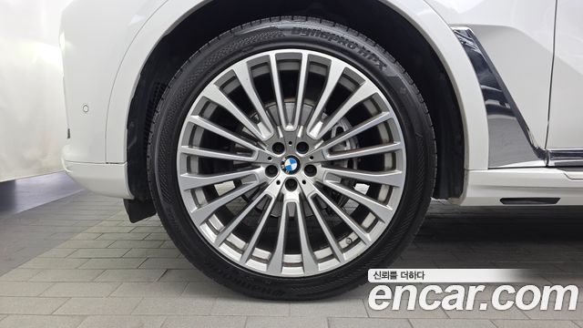 BMW X7 (G07) xDrive 40i Design Pure Excellence 6-Seater 2021 — фото 5