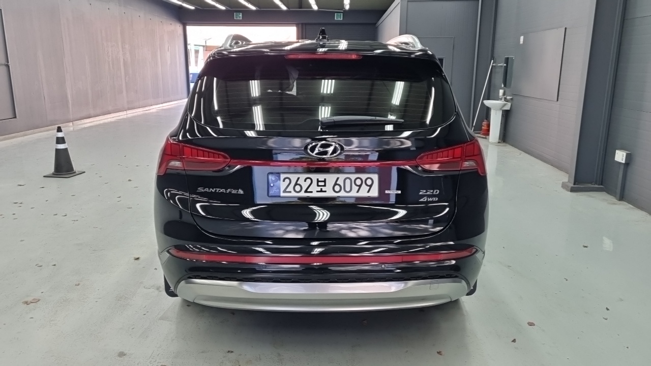 Hyundai Santa Fe Diesel 2.2 2WD Calligraphy 2023 — фото 4