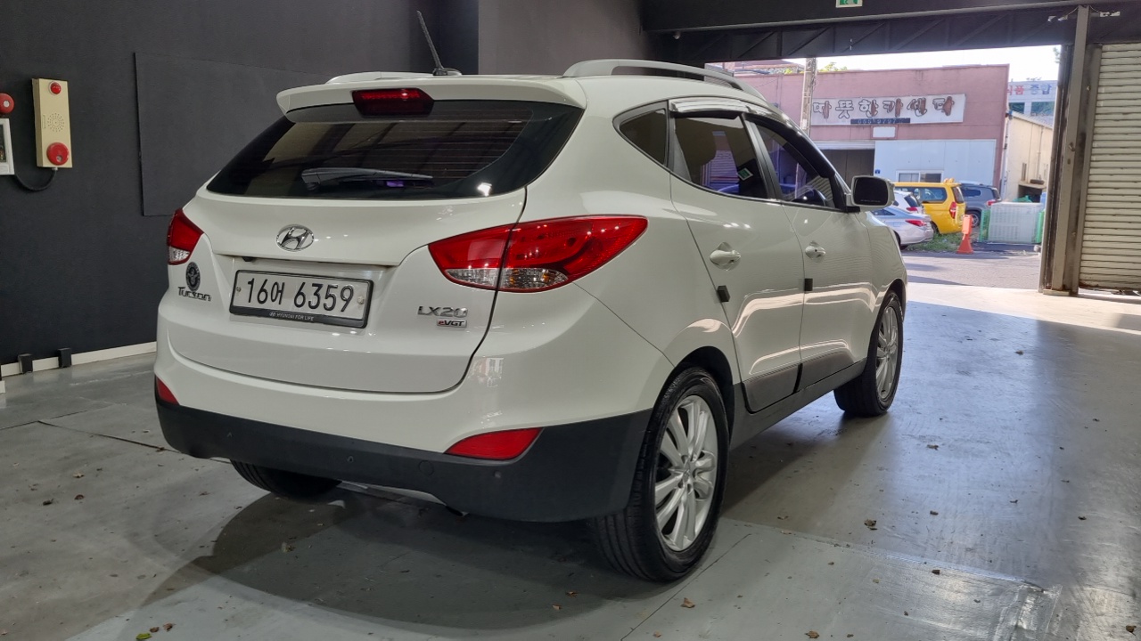 Hyundai Tucson ix Diesel 2WD LX20 Luxury 2013 — фото 2