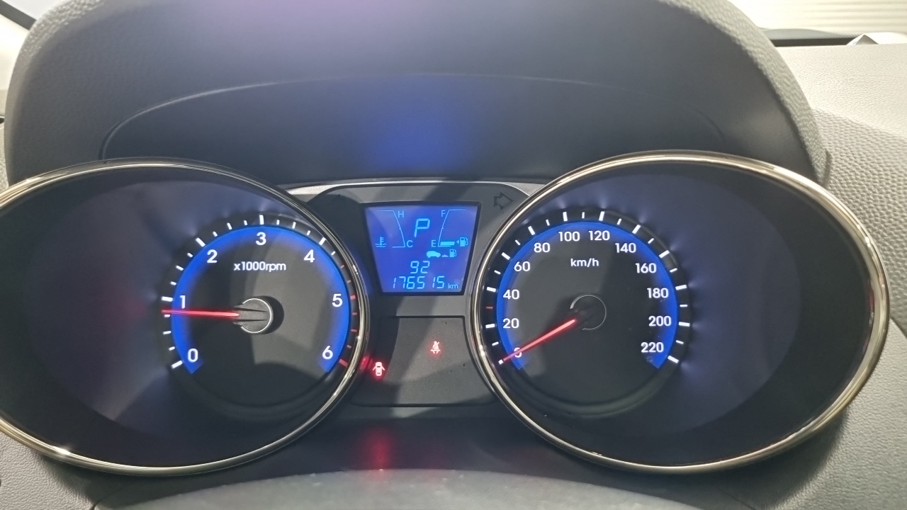 Hyundai Tucson ix Diesel 2WD LX20 Luxury 2013 — фото 8