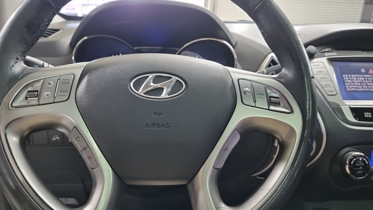 Hyundai Tucson ix Diesel 2WD LX20 Luxury 2013 — фото 18