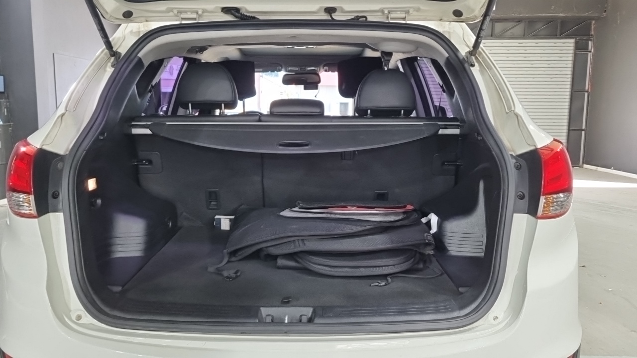 Hyundai Tucson ix Diesel 2WD LX20 Luxury 2013 — фото 22