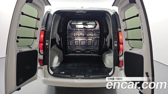 Hyundai Staria HEV 1.6 Cargo 5-Seater Modern 2025 — фото 20